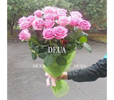 Gift bouquet of roses - view 1