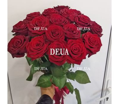 Popular bouquet of roses - view 1