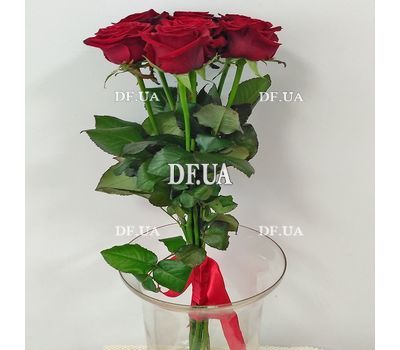 Simple bouquet of 7 roses view 4