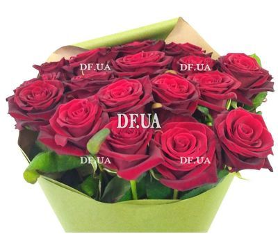 Simple bouquet of roses - view 3