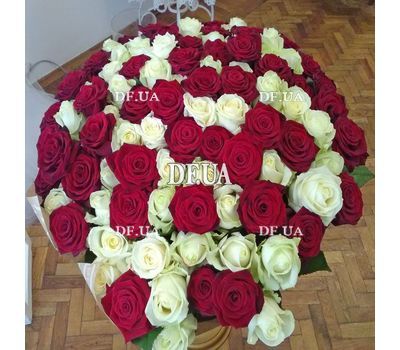 Elegant bouquet of roses - view 3