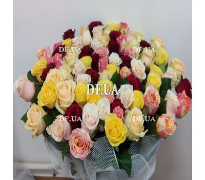Mixed bouquet of roses - view 1