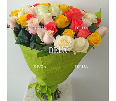 Bright bouquet roses - view 1