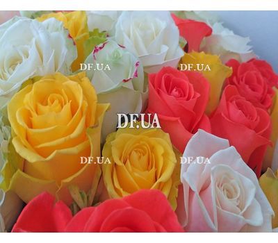 Bright bouquet roses - view 3