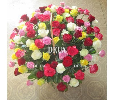 101 roses in the basket - view 2