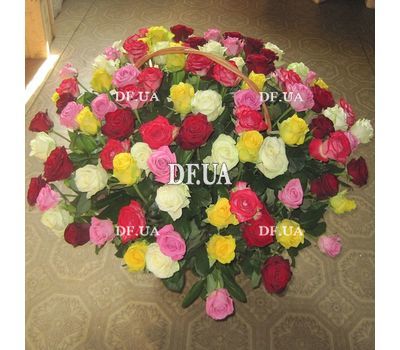 101 roses in the basket - view 3