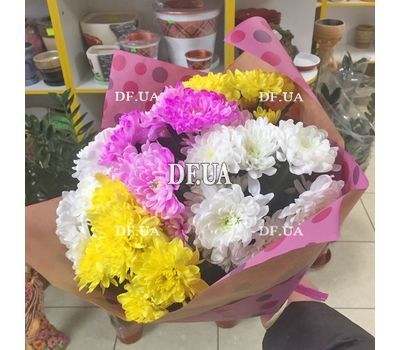 5 chrysanthemums bouquet - view 1