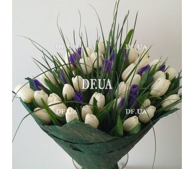 Bouquet of white and blue flowers - view 2