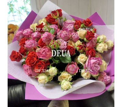 Bouquet of shrub roses - view 1