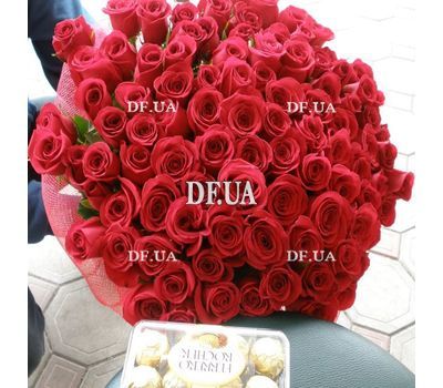 Bouquet of red roses with a birthday - view 2