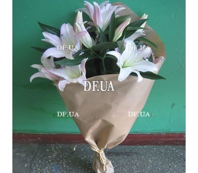 Bouquet from lilies - view 1
