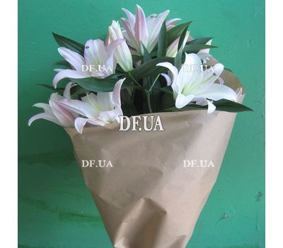 Bouquet from lilies - view 2
