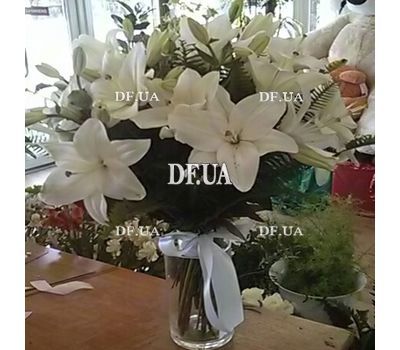 Bouquet with lilies - view 1