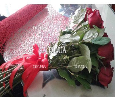 Red roses on a long leg - view 3
