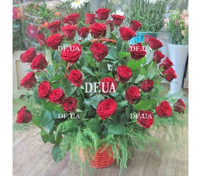 Red roses in a man's basket for an anniversary - view 4