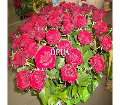 Red roses in a man's basket for an anniversary - view 7