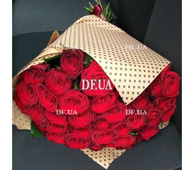 Large bouquet of red roses - view 1