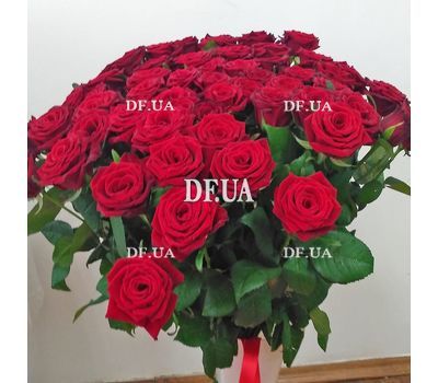 Bouquet from large roses - view 1
