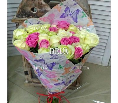 Bouquet of roses white and pink - view 1