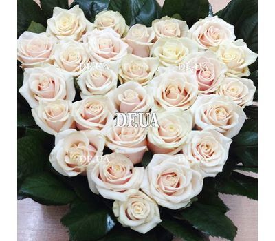 Flower arrangement in the form of a heart - view 2