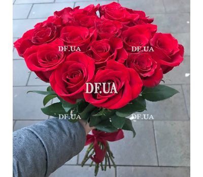 Imported roses with large buds - view 5