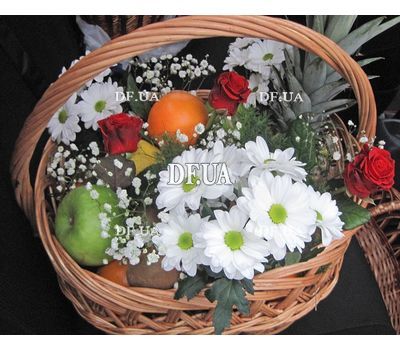 Корзина с цветами и фруктами - вид 7