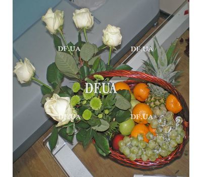 Basket with fruits and flowers - view 2