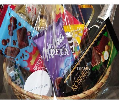 Gift basket of sweets - view 2