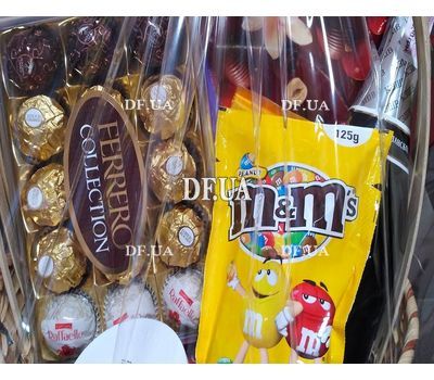 Gift basket of sweets - view 4