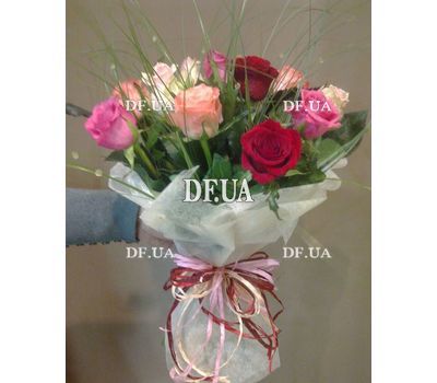 Multicolored bouquet of short roses - view 1