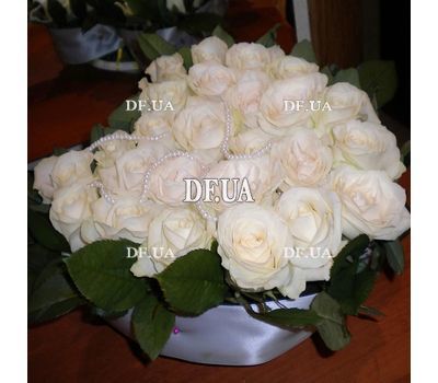 Heart from white roses - view 5