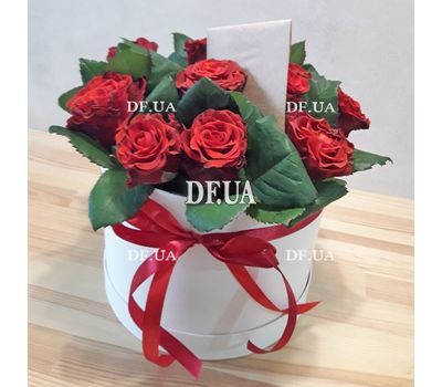 11 red roses in a box - view 1