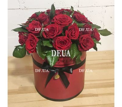 25 roses in a hat box - view 1