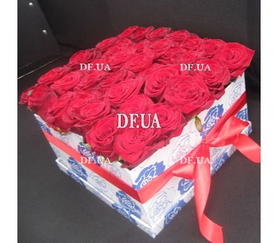 35 red roses in a box - view 3