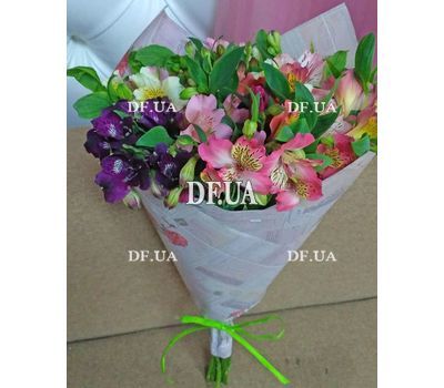 Nice bouquet of alstroemerias - view 6