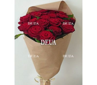 Beautiful bouquet of scarlet roses - view 1