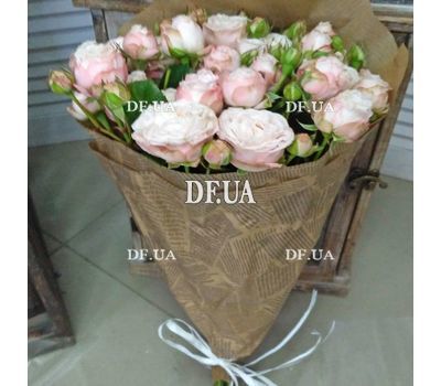 Bouquet from bush roses - view 2