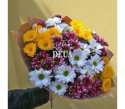 Bouquet of chamomile chrysanthemum - view 5