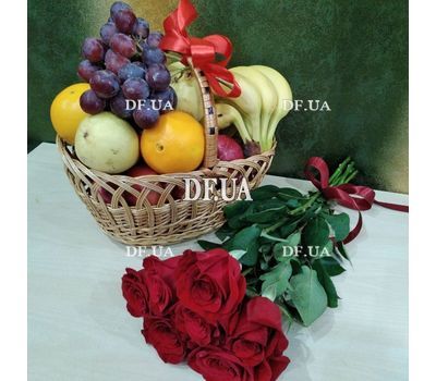 Fruits in a gift basket - view 14