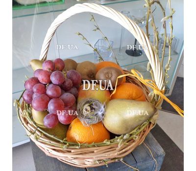 Basket of fruits to buy - view 5