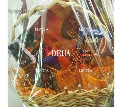 Basket of a man with whiskey Jack Daniel's - view 2