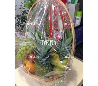 Basket with exotic fruits - view 4