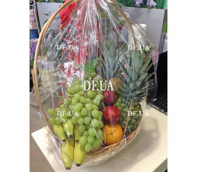 Basket with exotic fruits - view 5