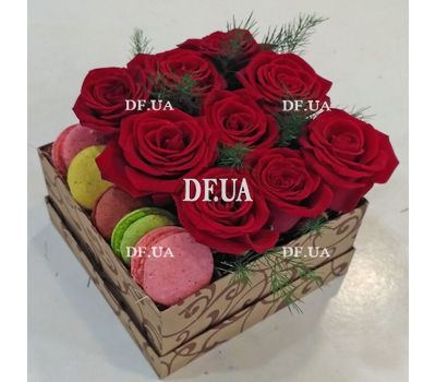 Macaroons and roses in a box - view 1