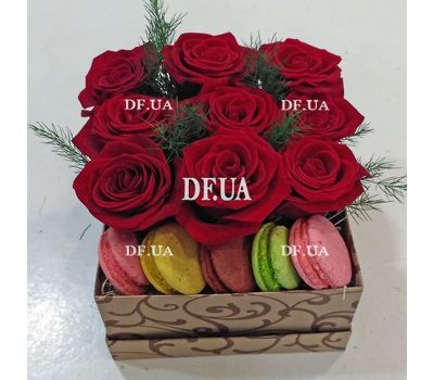 Macaroons and roses in a box - view 2