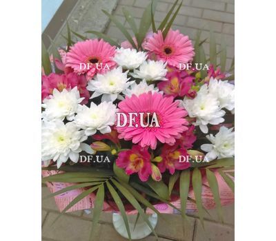 Сute mini bouquet of flowers - view 7