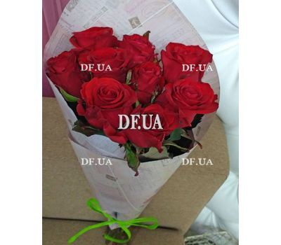 A small bouquet of imported roses - view 2