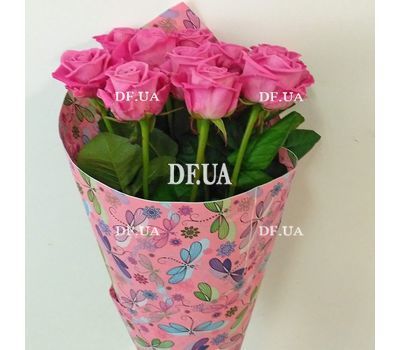 Delicate bouquet of pink roses - view 2
