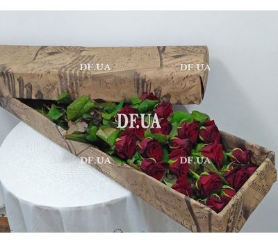 Beautiful roses in a long box - view 2