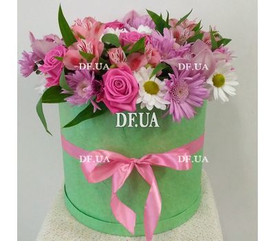 Live flowers in a box - view 1